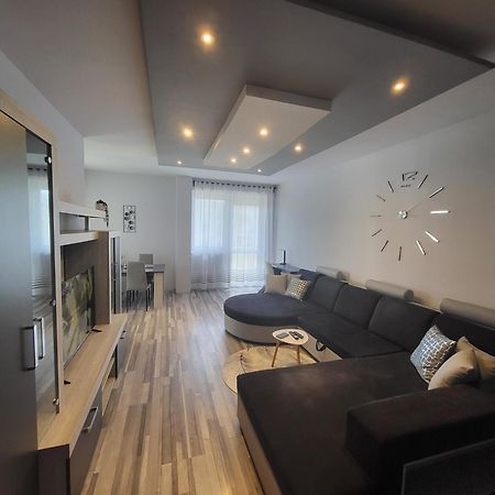Montana Apartman Мишкольц Экстерьер фото